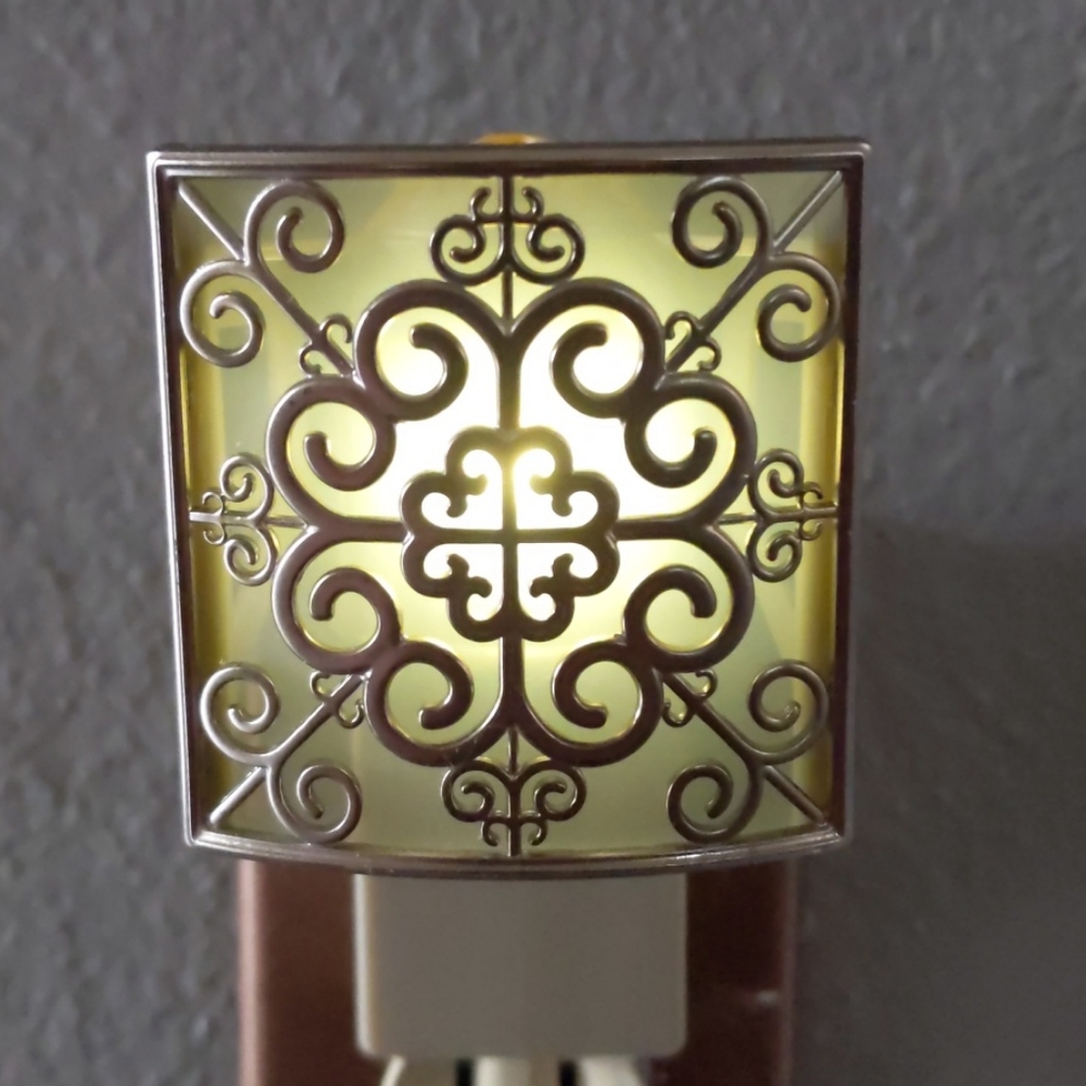 B&BW Light up Wallflower